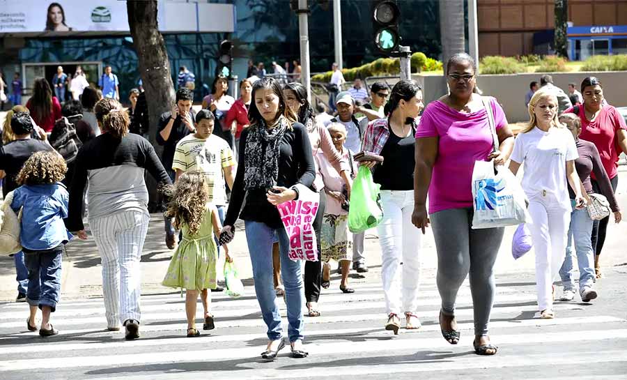 Desemprego no primeiro trimestre sobe para 7,9%, revela IBGE