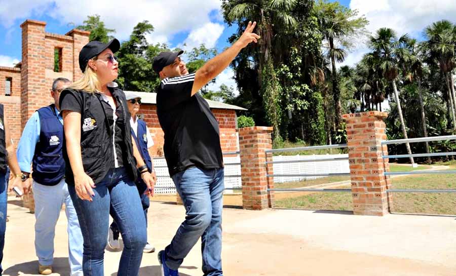Governo e prefeitura promovem vistoria nas obras do parque público de Mâncio Lima