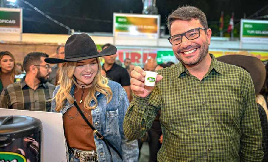 governador celebra 004