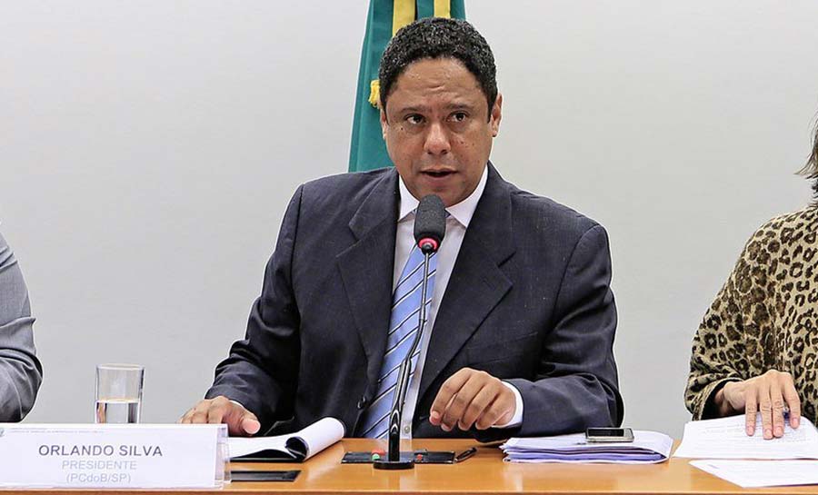 Relator do projeto das fake news critica anúncio do Google