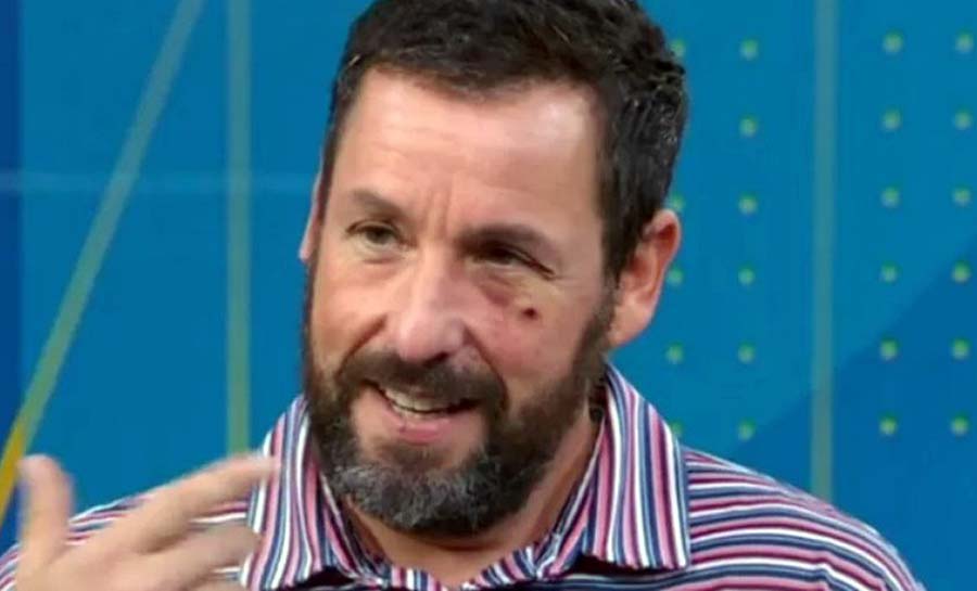 Adam Sandler aparece com olho roxo em programa de TV; saiba o motivo