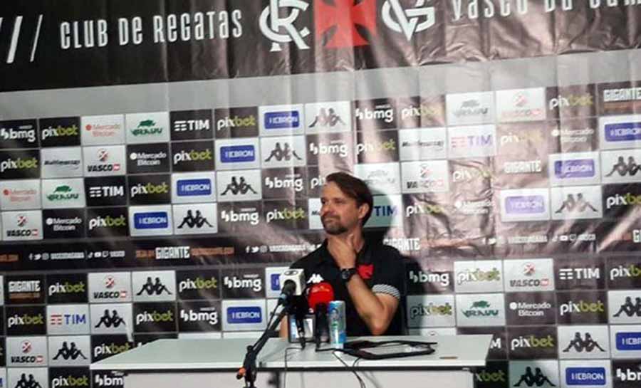 Maurício Souza admite jogo pobre do Vasco: ‘Temos que evoluir nessa questão da posse de bola’