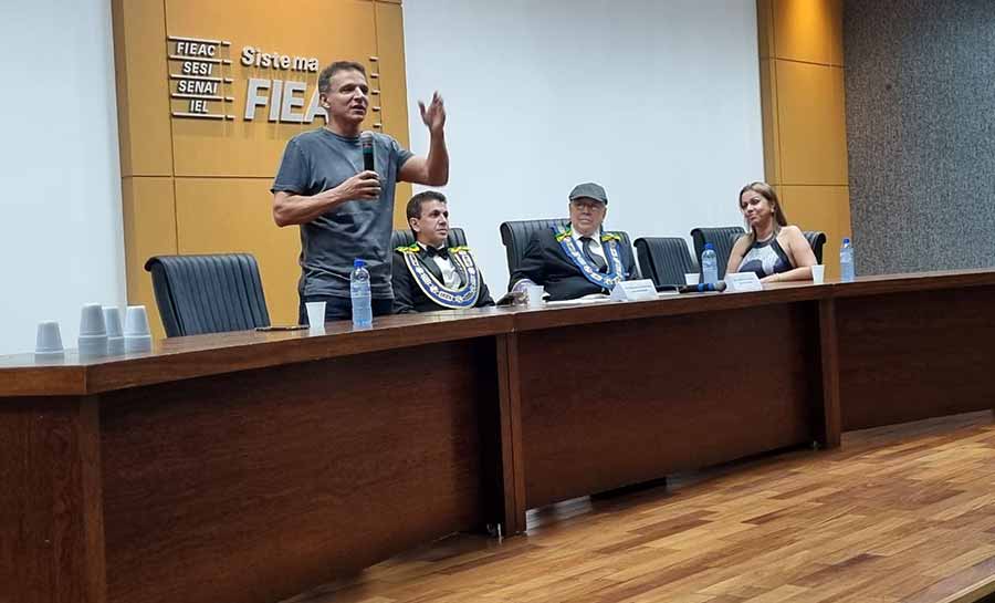 Na Fieac, Marcio Bittar diz que o Acre precisa explorar riquezas para superar miséria