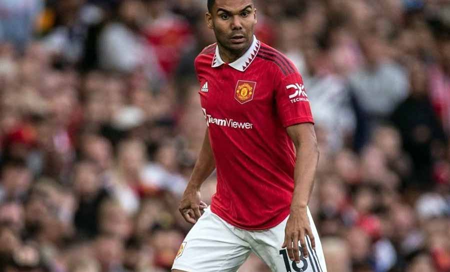 Ídolo do United questiona Casemiro no banco: ‘Desrespeitado’