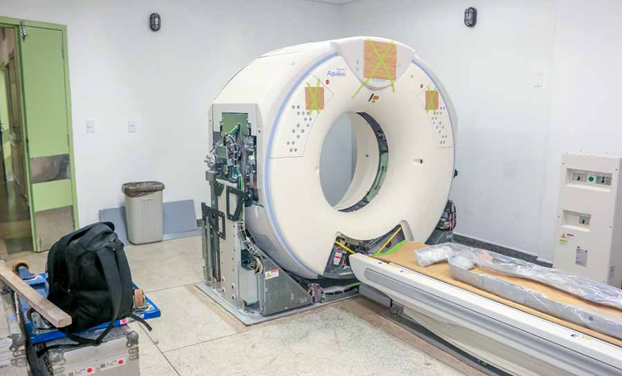 Fundhacre inicia instalação do novo tomógrafo