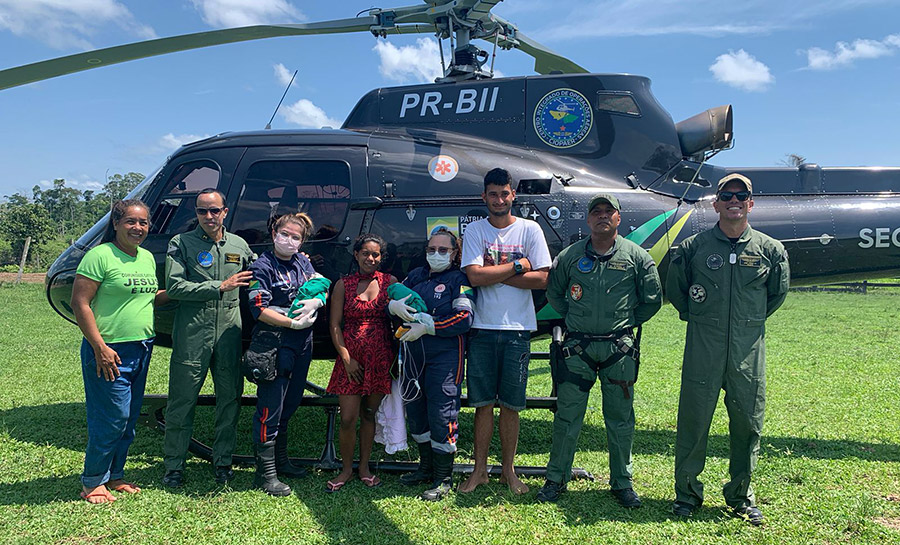 Em operação inédita, Ciopaer resgata mãe e bebês gêmeos, após parto no interior da floresta
