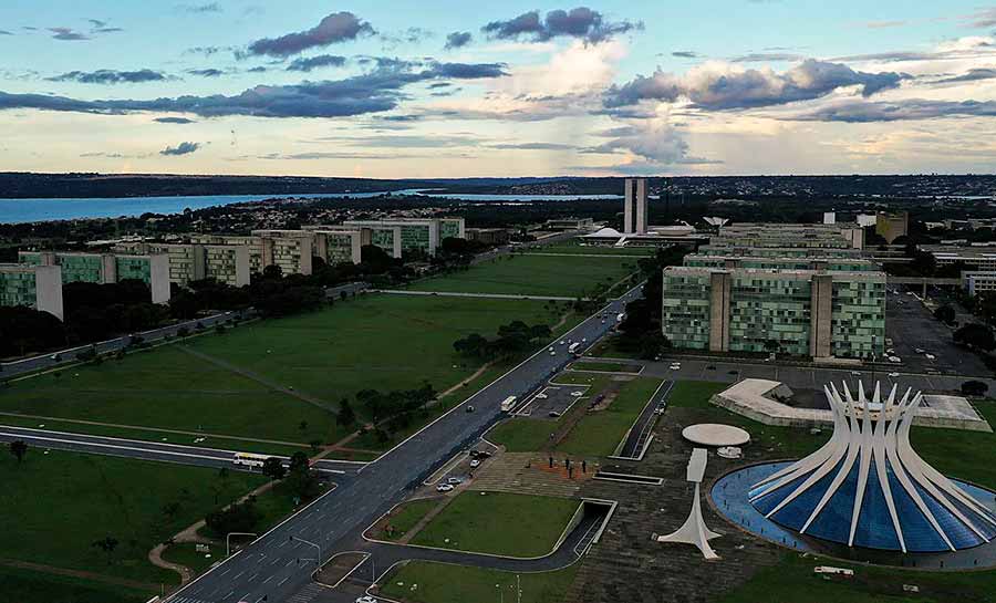 Governo propõe 9% de reajuste salarial para servidores, diz categoria