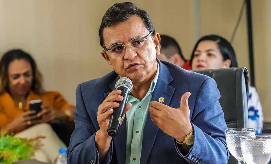 Presidente da Aleac participa da assinatura de convênio para capacitar empresários acreanos para exportação