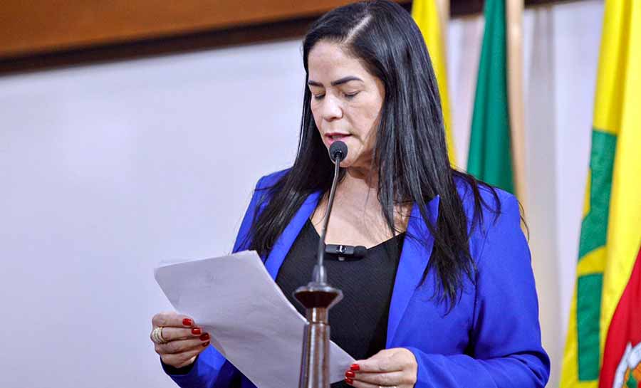 Maria Antônia celebra sanção da Lei que institui indenização a filhos separados de pais com hanseníase
