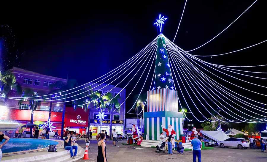 Governo gasta mais de R$ 2,2 milhões com decoração de Natal em Rio Branco e Cruzeiro do Sul