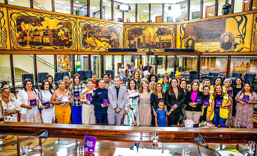Sessão Solene na Aleac Celebra o Dia das Mulheres
