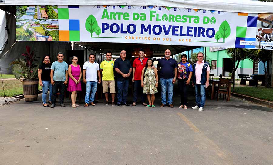 Moveleiros comemoram sucesso da feira ‘Arte da Floresta’ em Cruzeiro do Sul