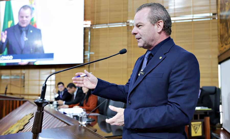 Pedro Longo apresenta PL que beneficia pessoas com autismo e TDAH