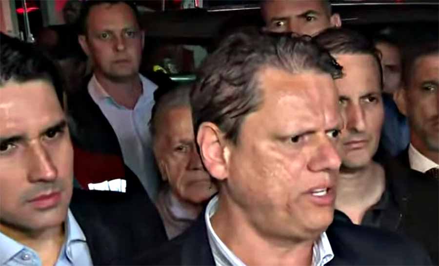 Governo Tarcísio inicia hoje “maratona” de leilões com privatização de escolas