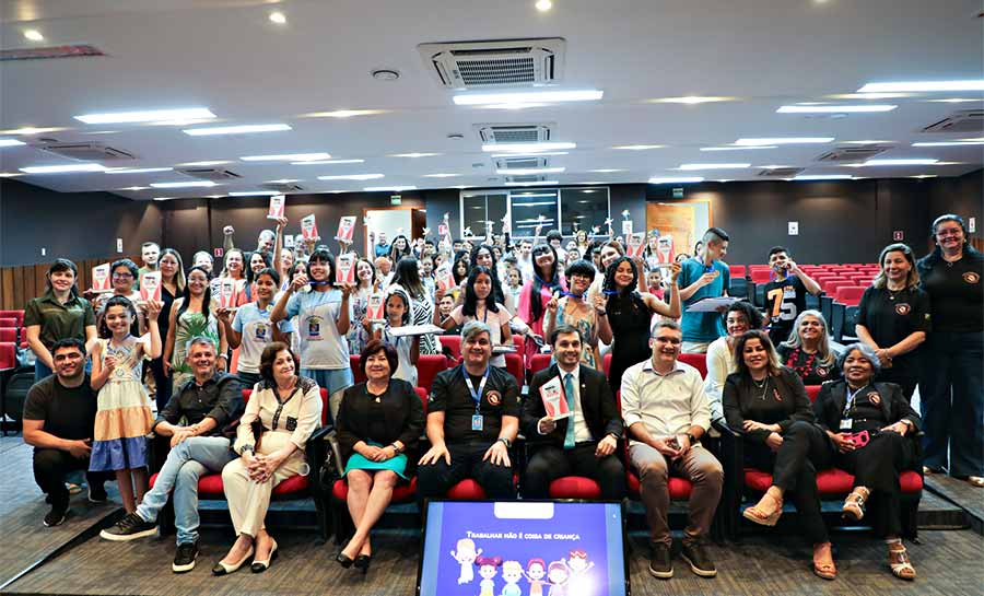 Alunos da rede pública são premiados durante etapa estadual do “Prêmio MPT na Escola - Edição 2024”