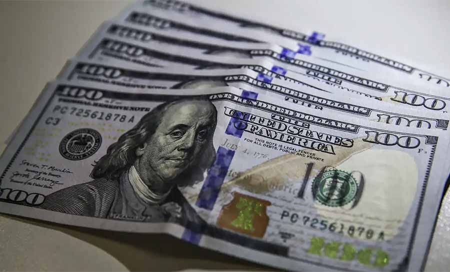 Dólar cai para R$ 6,04 em expectativa com reunião do Copom