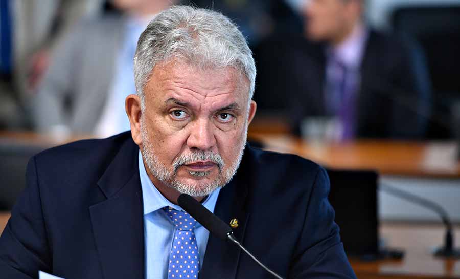 Petecão garante R$ 960 mil para revitalização do estádio municipal de Assis Brasil