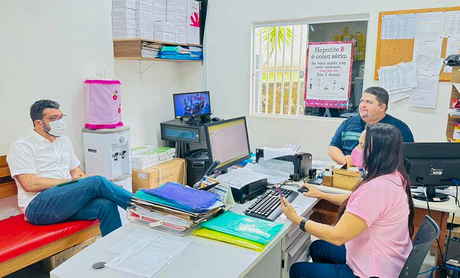 André Kamai fiscaliza unidades de saúde e propõe contratação emergencial para resolver falta de médicos