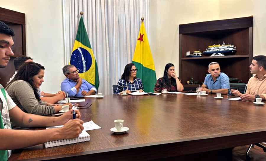 Governo do Acre debate implantação de cozinhas solidárias e hortas comunitárias no estado