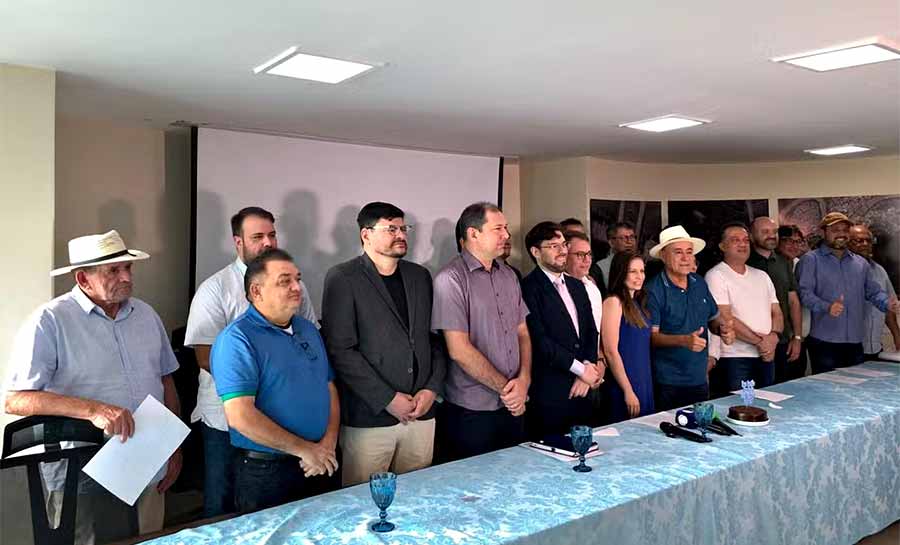 Câmara e Prefeitura de Rio Branco têm 72h para explicar aumento salarial de 90% para secretários, diz Justiça do AC