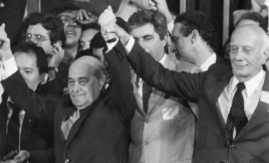 Eleição de Tancredo completa 40 anos em período instável