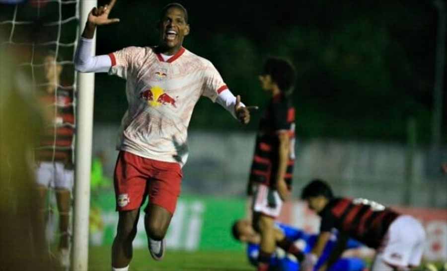 Bragantino atropela Flamengo e avança na Copinha