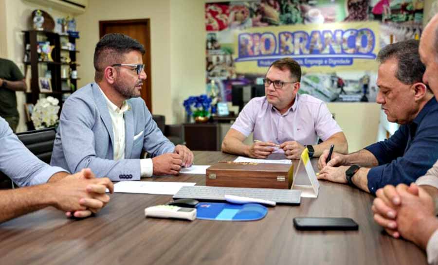 Governador visita prefeito em exercício de Rio Branco e reforça parceria das gestões
