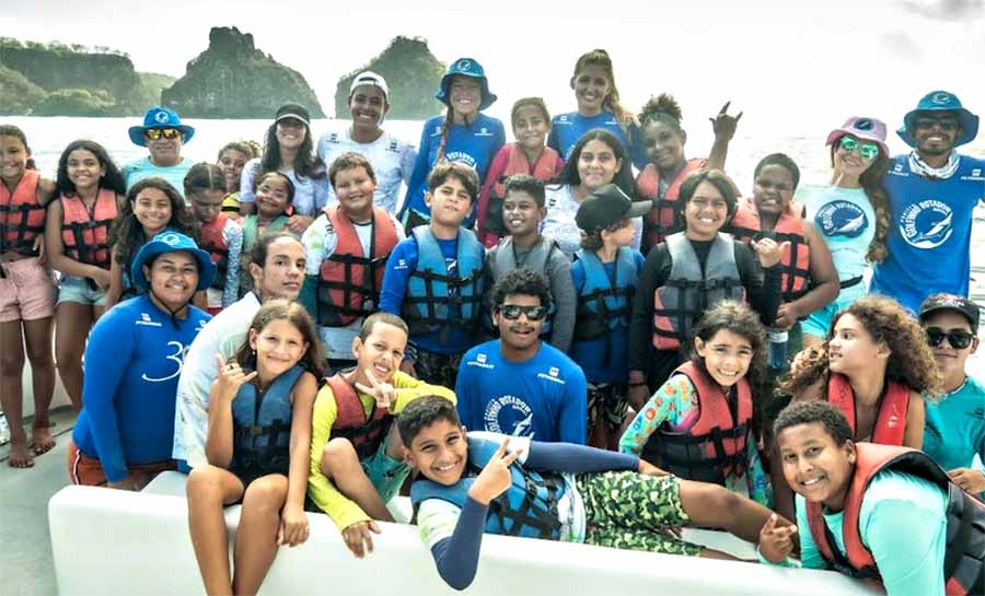Férias ecológicas: programa ensina crianças a preservarem Noronha