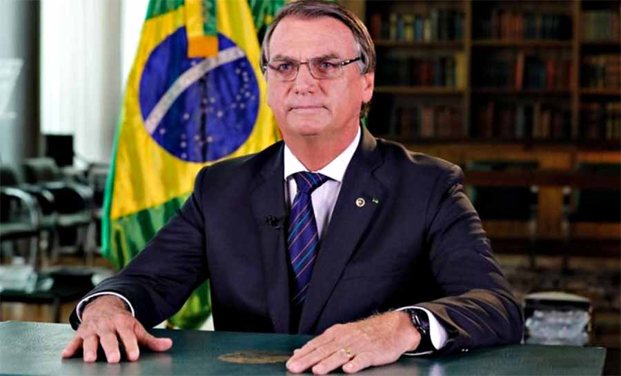 Bolsonaro recua sobre Michelle e fala em outros nomes para 2026