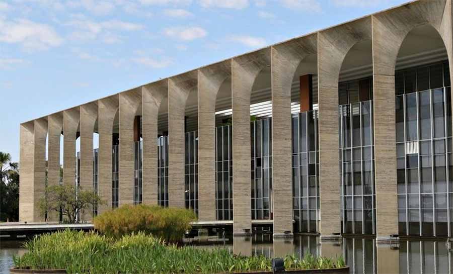 Itamaraty convoca representante dos EUA para explicar deportações