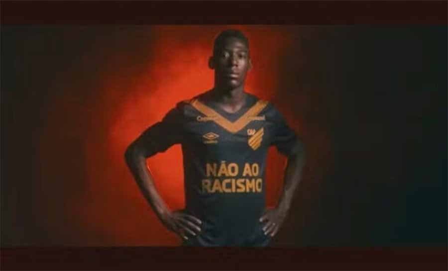 Em apoio a Léo, Athletico jogará com mensagem antirracista no uniforme