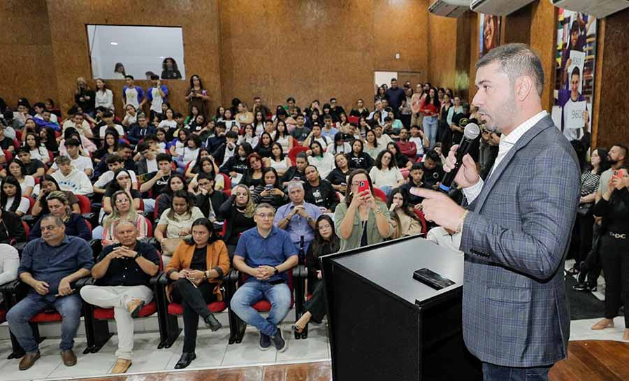 “Nossas escolas públicas hoje não deixam a desejar”, diz Nicolau Júnior na abertura do ano letivo