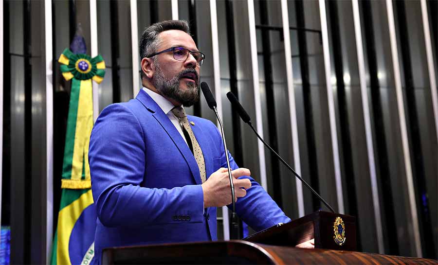 Alan Rick apresenta projeto para sustar resolução do CNE que acaba com a revalidação simplificada