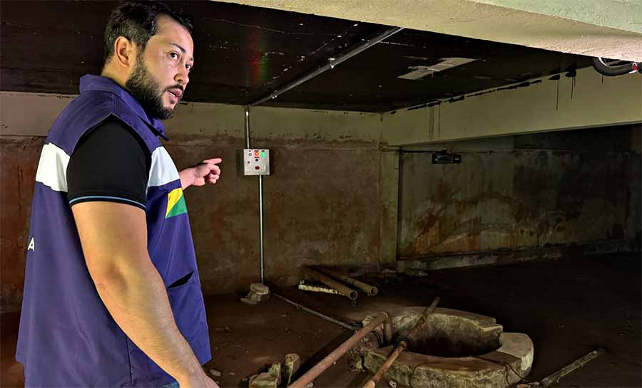 Jarude visita piscina do Armando Nogueira após revitalização superior a R$ 300 mil e encontra vazamentos e mais problemas: “Maquiagem malfeita”