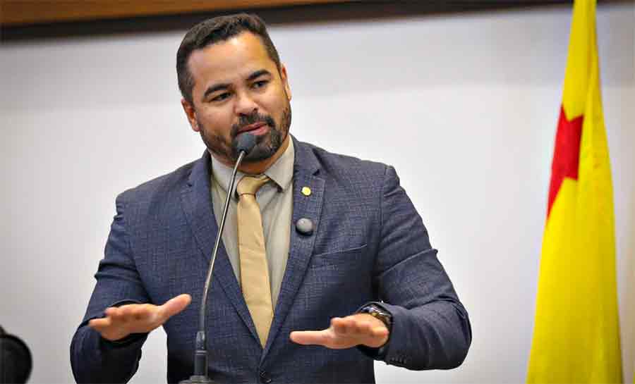 Arlenilson Cunha questiona suspensão de transporte para policiais penais