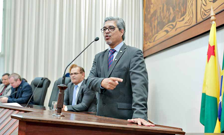 Edvaldo Magalhães destaca gravidade da denúncia do PGR sobre trama golpista
