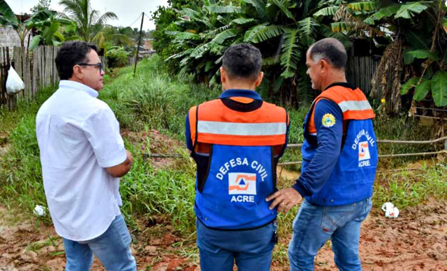 Equipe do governo se reúne para discutir ações para minimizar os impactos das enxurradas no Acre