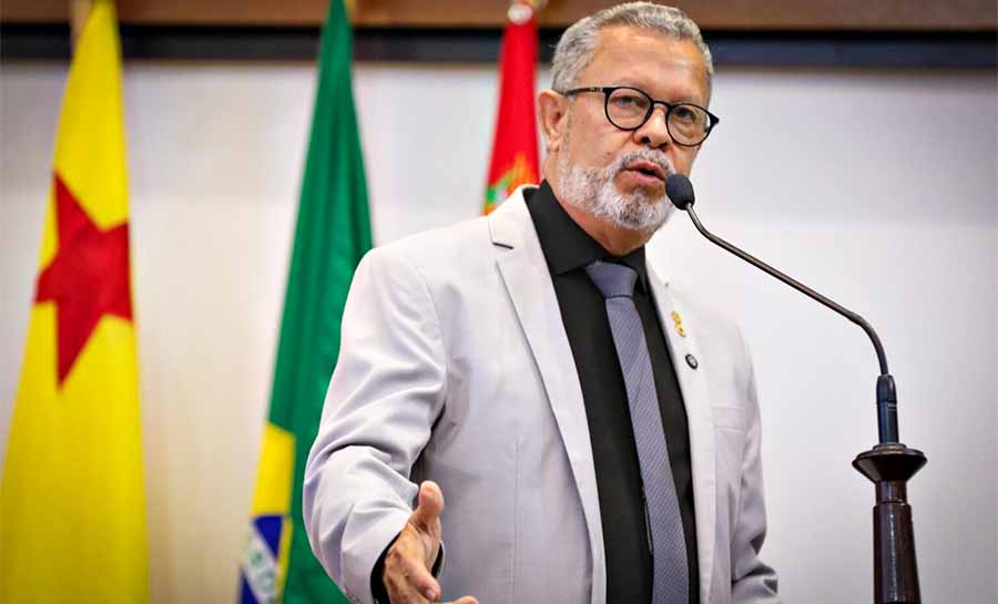 Afonso Fernandes defende modelo de regularização fundiária adotado em Pernambuco e propõe audiência pública na Aleac