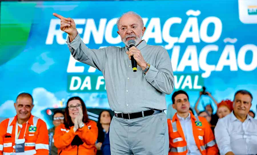Lula diz que combustíveis fósseis vão financiar a transição energética