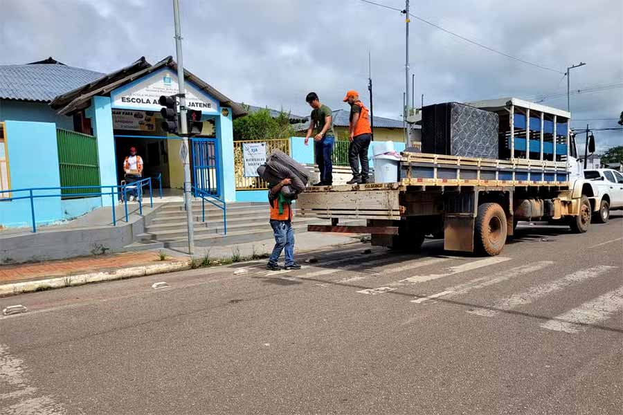 Após cinco dias, famílias que estavam em abrigo após enxurrada retornam para casa em Rio Branco: ‘Recomeçar’