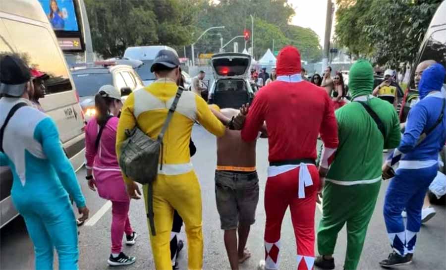 Policiais Power Rangers recuperam mais 11 celulares no Carnaval
