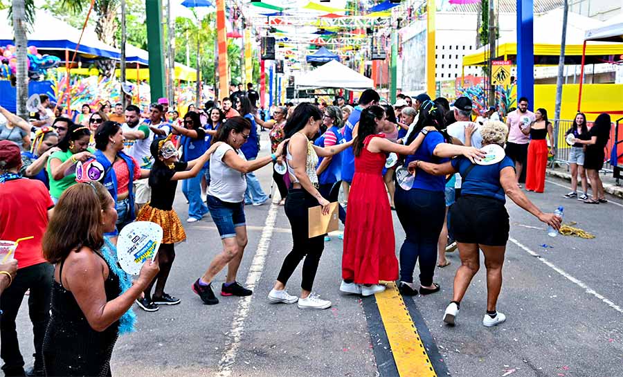 Última noite de Carnaval da Família em Rio Branco conta com Concurso dos Blocos Carnavalescos e atração nacional