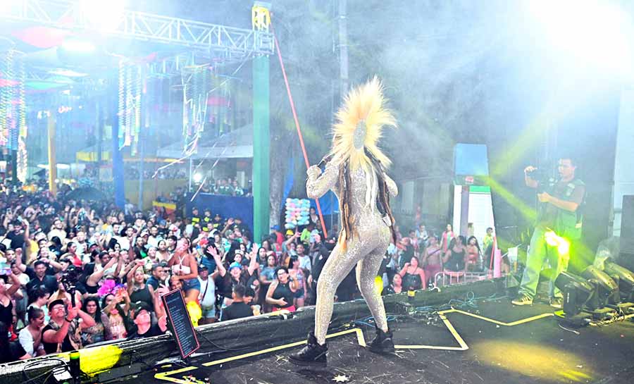 Gilmelândia anima o público no show de encerramento do Carnaval da Família