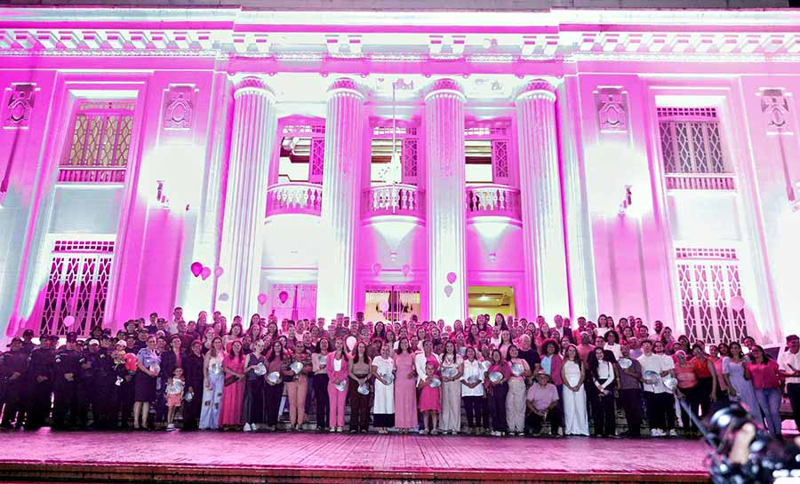 Palácio Rio Branco é iluminado em celebração ao Dia Internacional da Mulher: ‘Temos lutado pela vida de todas’, diz governadora em exercício Mailza