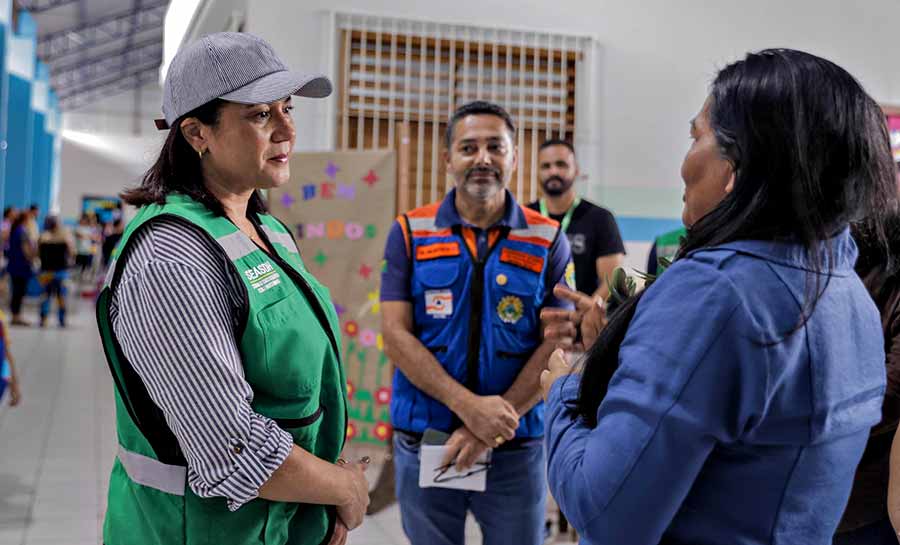 Vice-governadora Mailza visita escola que abriga primeiras famílias indígenas