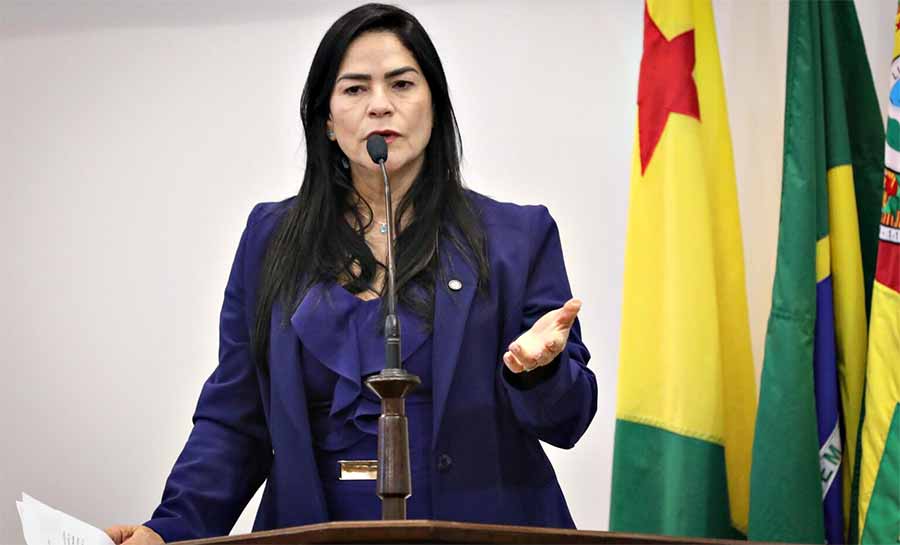 Maria Antônia cobra melhorias na segurança pública e infraestrutura em discurso na Aleac
