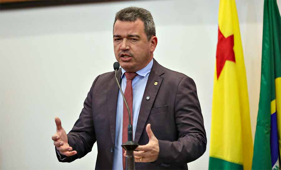 André Vale destaca digitalização da vigilância sanitária e solicita equipamentos para fiscalização
