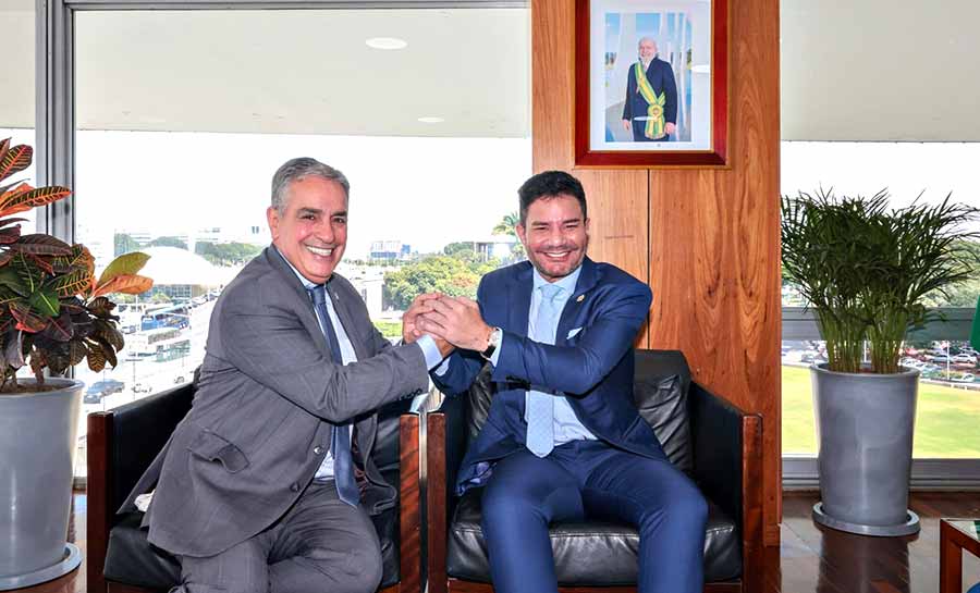 Em Brasília, governador pede apoio para realização de obras e ações no estado