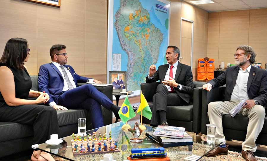 Governo se antecipa e pede ajuda federal para possível enchente no Acre