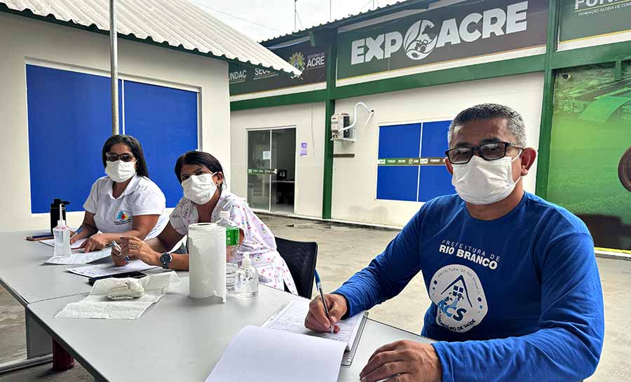 Prefeitura de Rio Branco monta unidade de saúde no Parque de Exposições para atender vítimas da alagação e reforça cuidados com pets